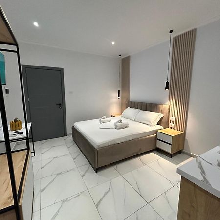 Full Moon Apartments Εξαμίλιο Εξωτερικό φωτογραφία