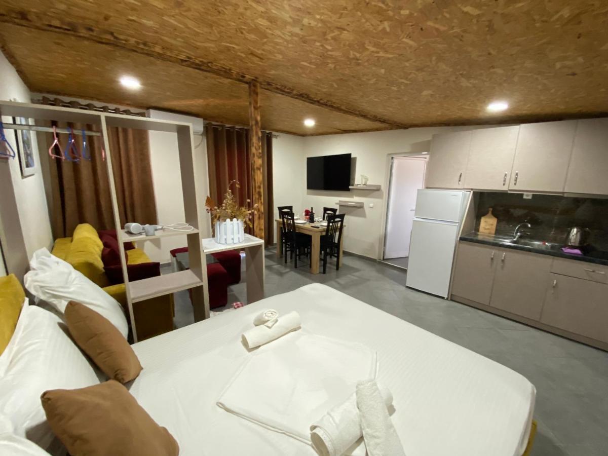 Full Moon Apartments Εξαμίλιο Εξωτερικό φωτογραφία