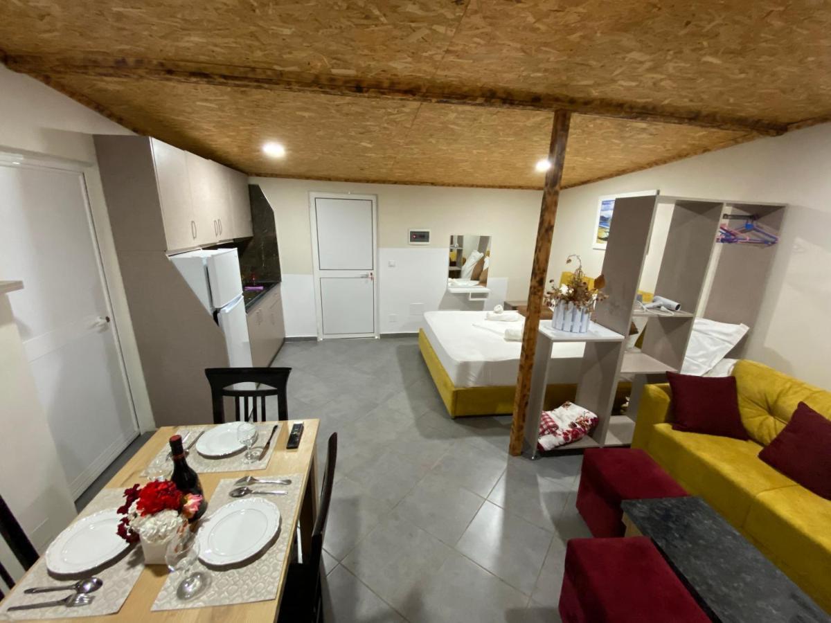 Full Moon Apartments Εξαμίλιο Εξωτερικό φωτογραφία
