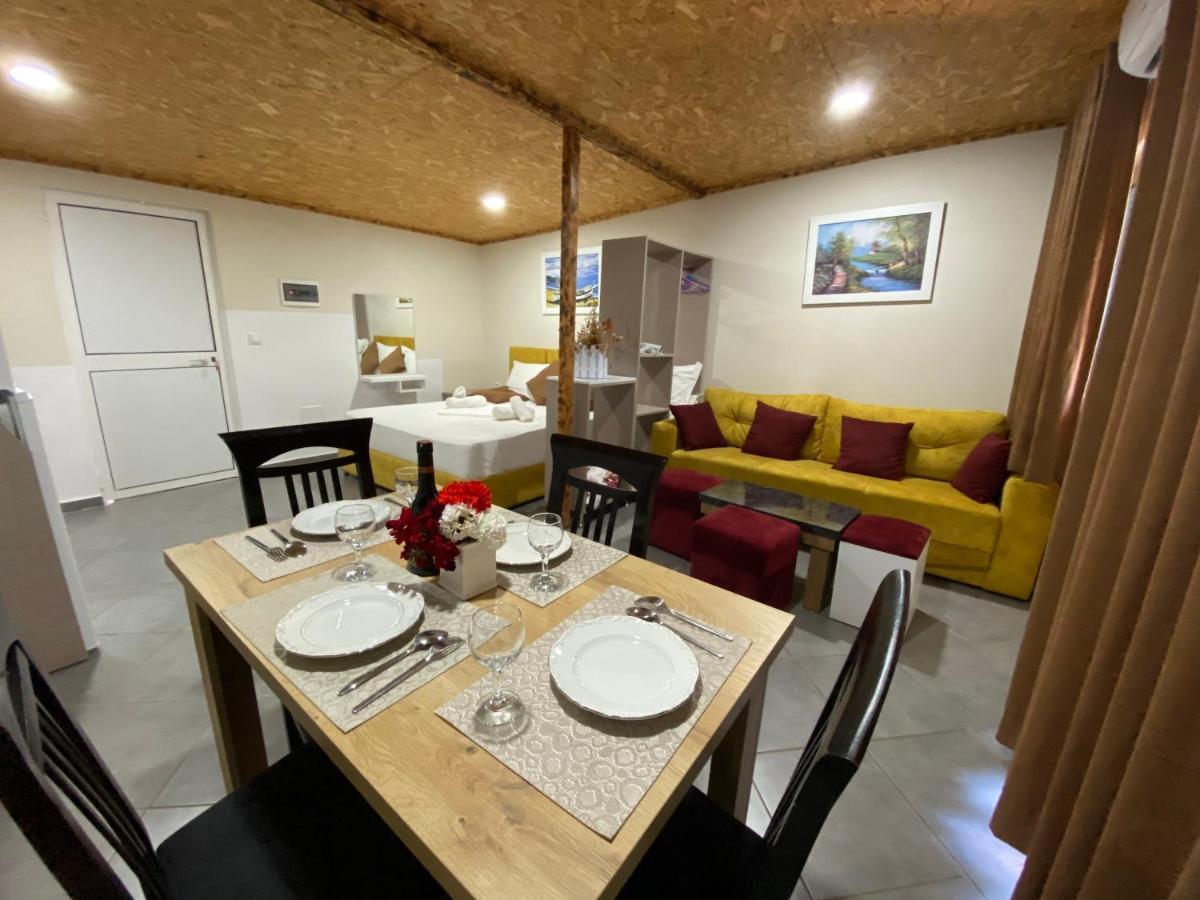 Full Moon Apartments Εξαμίλιο Εξωτερικό φωτογραφία
