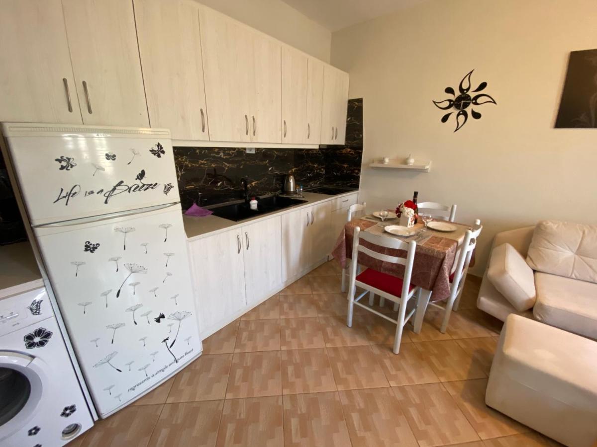 Full Moon Apartments Εξαμίλιο Εξωτερικό φωτογραφία