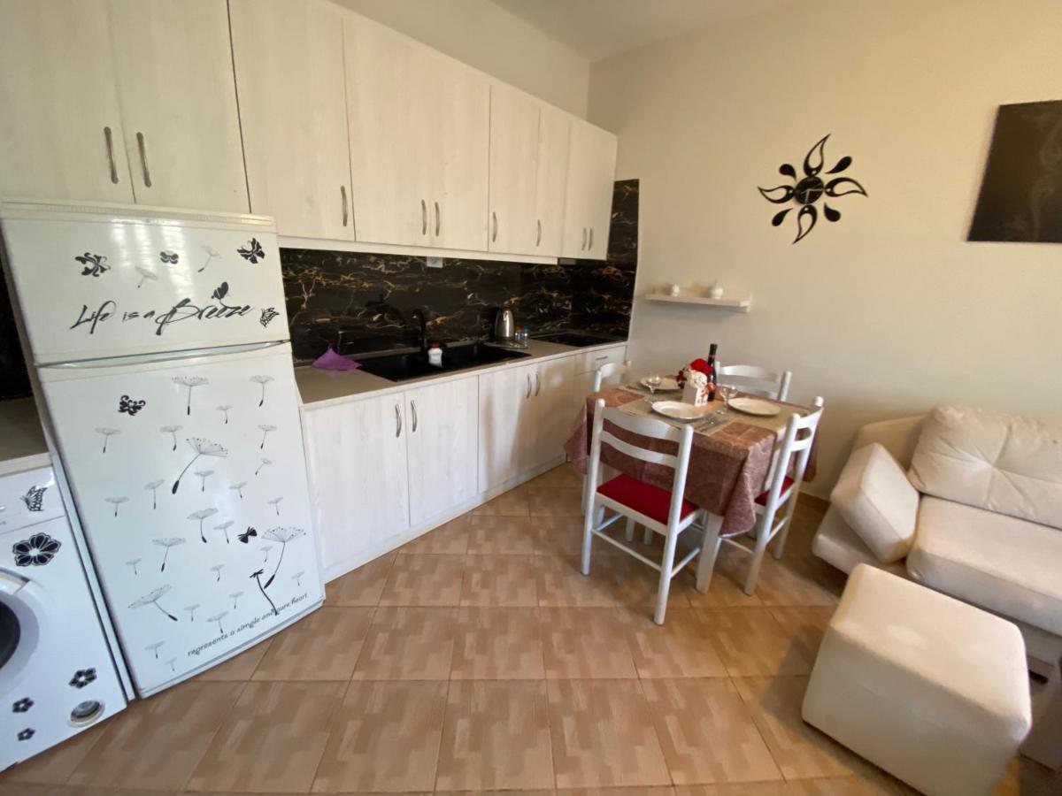 Full Moon Apartments Εξαμίλιο Εξωτερικό φωτογραφία
