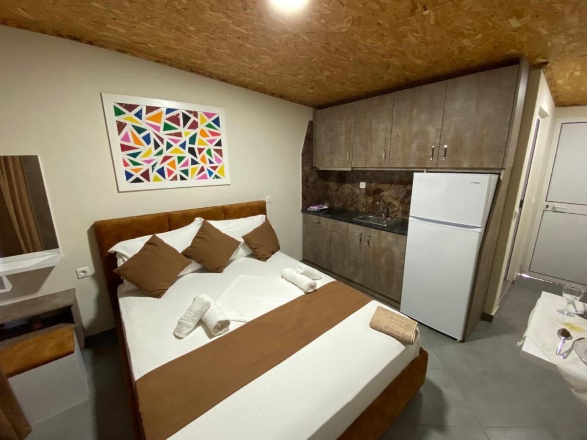 Full Moon Apartments Εξαμίλιο Εξωτερικό φωτογραφία