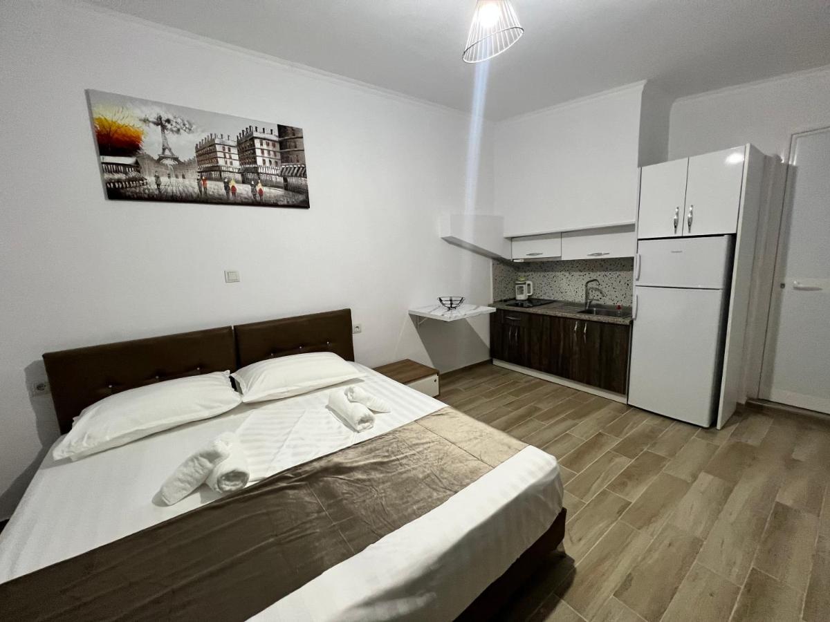 Full Moon Apartments Εξαμίλιο Εξωτερικό φωτογραφία
