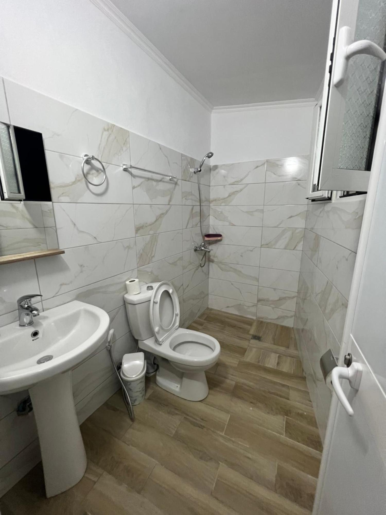 Full Moon Apartments Εξαμίλιο Εξωτερικό φωτογραφία