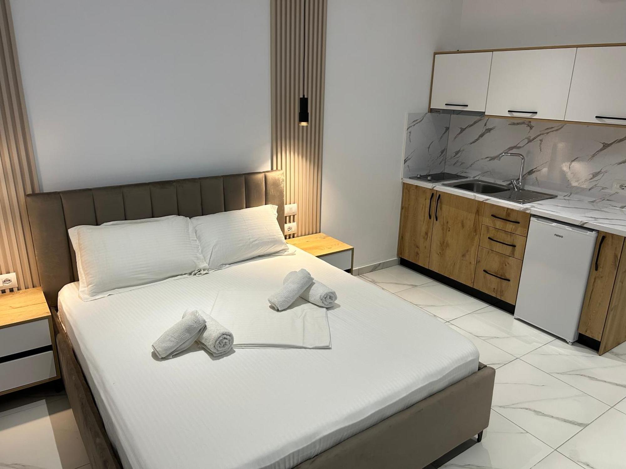 Full Moon Apartments Εξαμίλιο Εξωτερικό φωτογραφία