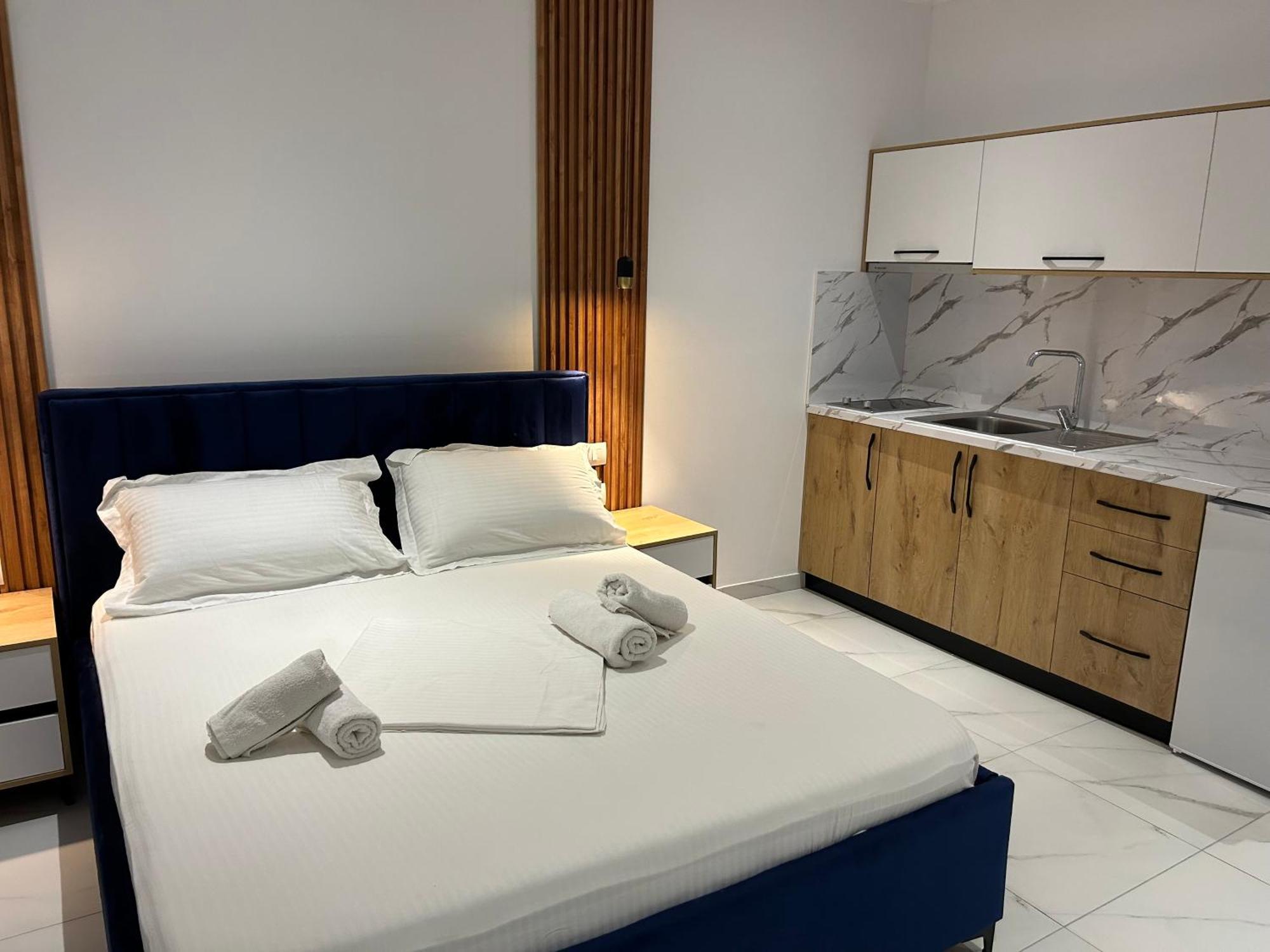 Full Moon Apartments Εξαμίλιο Εξωτερικό φωτογραφία