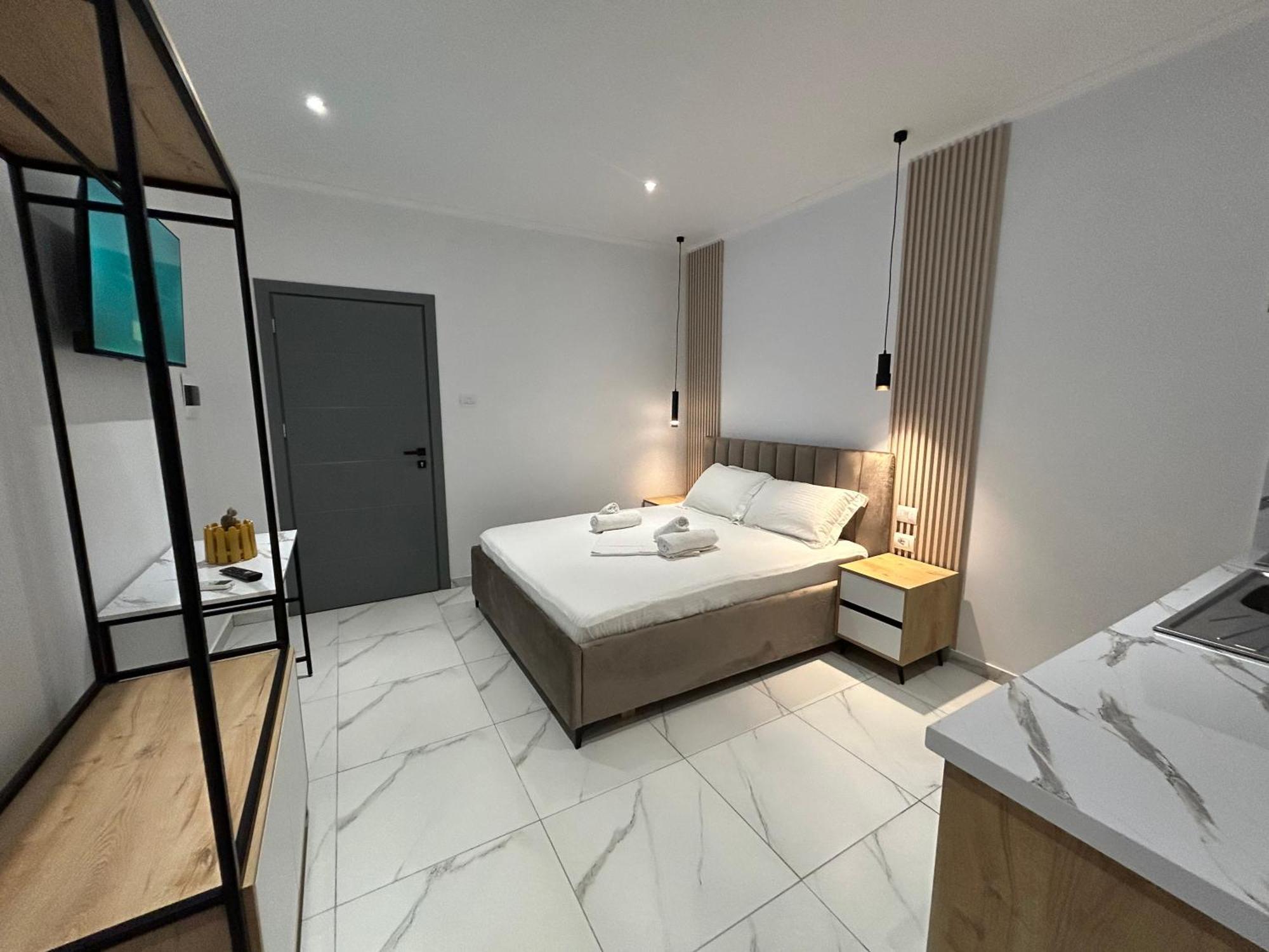 Full Moon Apartments Εξαμίλιο Εξωτερικό φωτογραφία