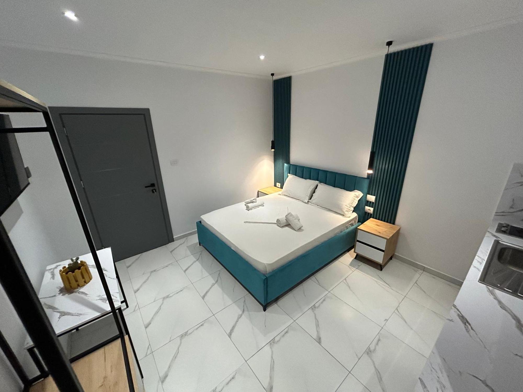 Full Moon Apartments Εξαμίλιο Εξωτερικό φωτογραφία