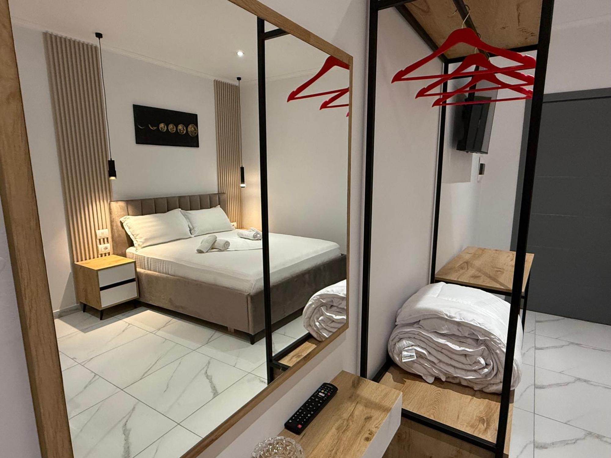 Full Moon Apartments Εξαμίλιο Εξωτερικό φωτογραφία