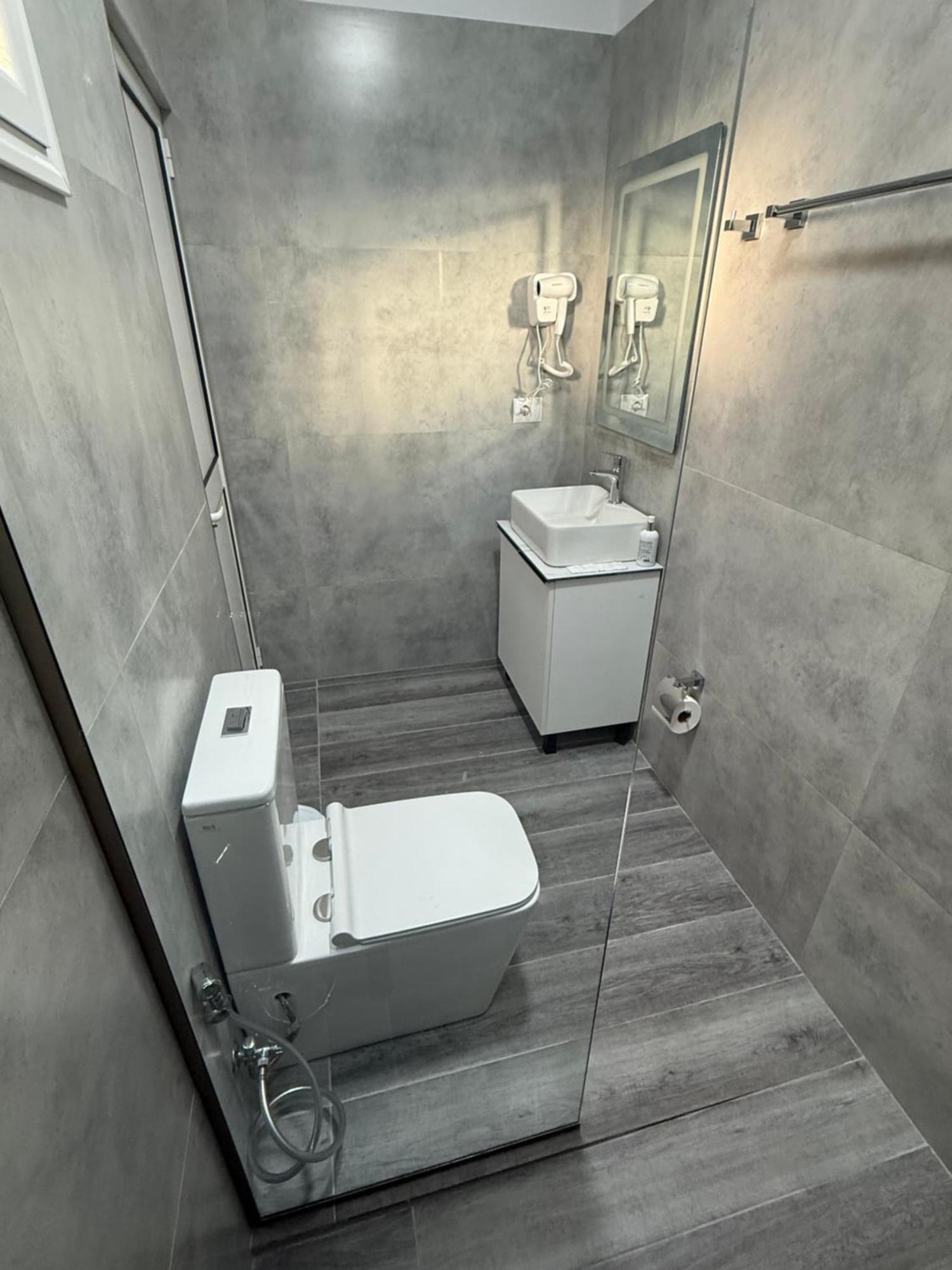 Full Moon Apartments Εξαμίλιο Εξωτερικό φωτογραφία