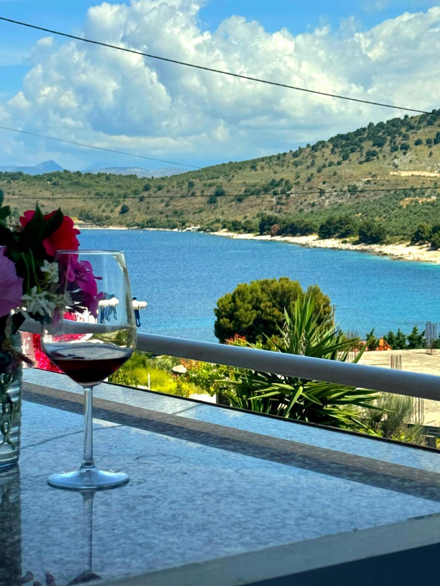 Full Moon Apartments Εξαμίλιο Εξωτερικό φωτογραφία