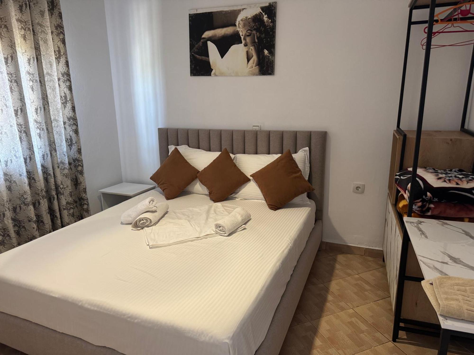 Full Moon Apartments Εξαμίλιο Εξωτερικό φωτογραφία